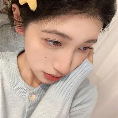 劳拉·马尔斯的眼睛